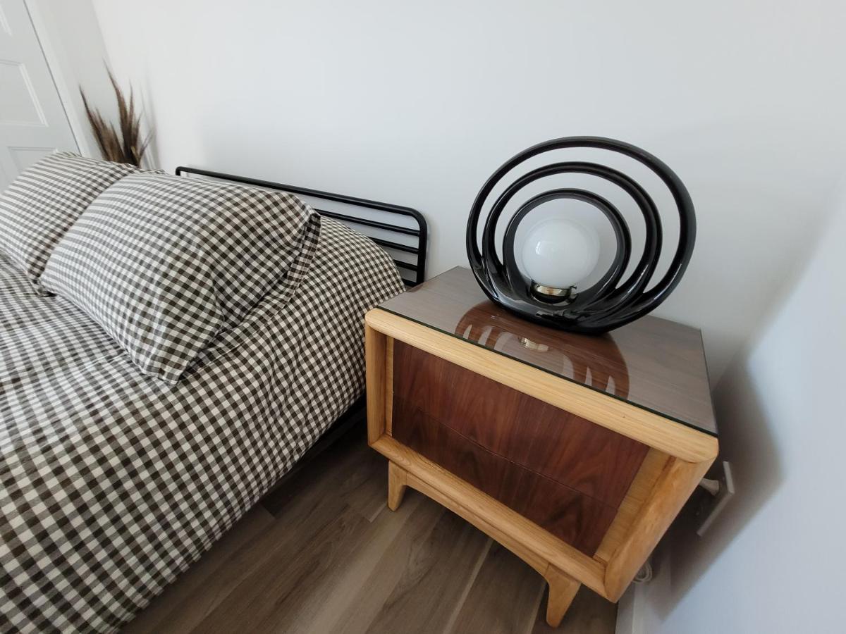 Condo Mid-Century Modern Style - Pool/Terrace ควิเบกซิตี้ ภายนอก รูปภาพ