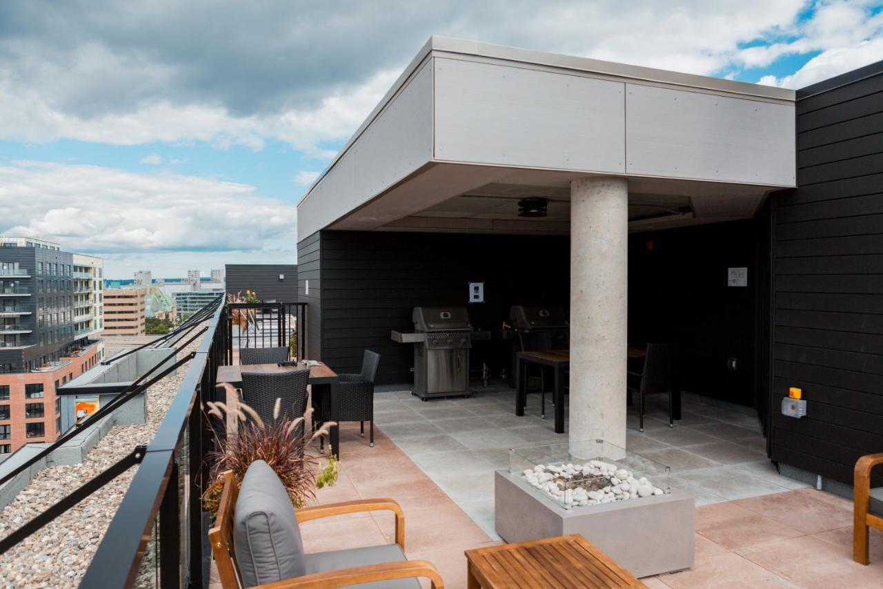 Condo Mid-Century Modern Style - Pool/Terrace ควิเบกซิตี้ ภายนอก รูปภาพ
